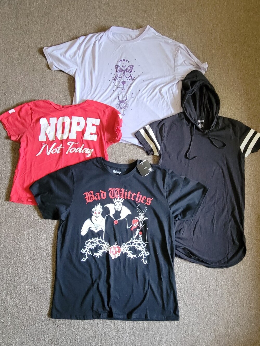 Women's Size L Bundle of 4 T-shirts Ft. NWT Disney " Bad Witches" & More!